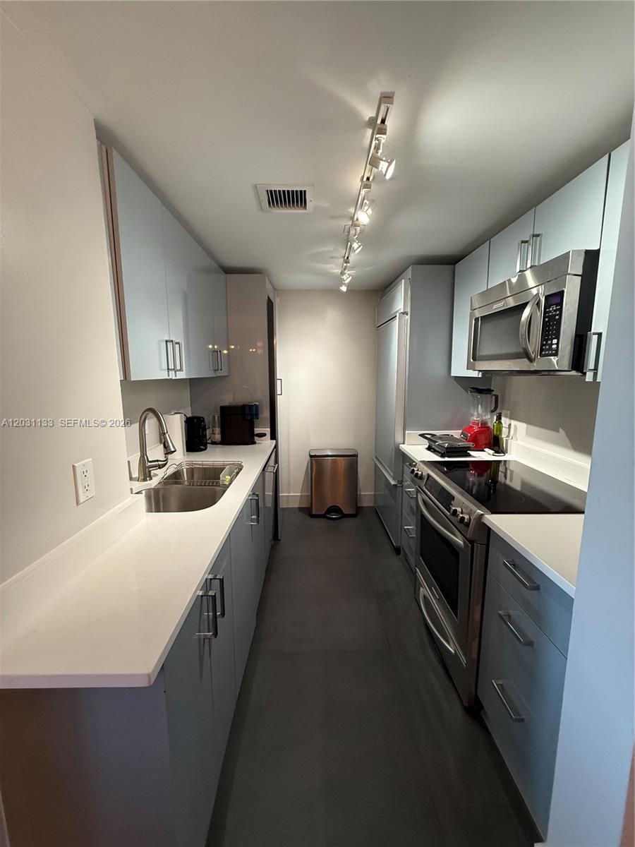10275 Collins Ave # 921, Bal Harbour FL 33154