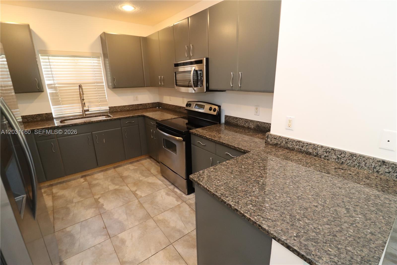 609 NE 28th St # 1, Wilton Manors FL 33334 photo 2