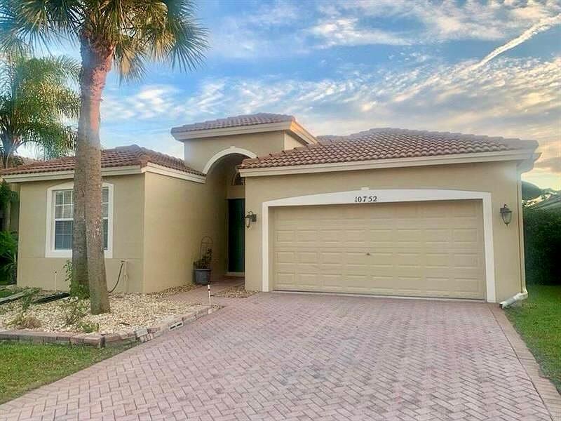 10752 Oak Bend Way, Wellington FL 33414 photo 3