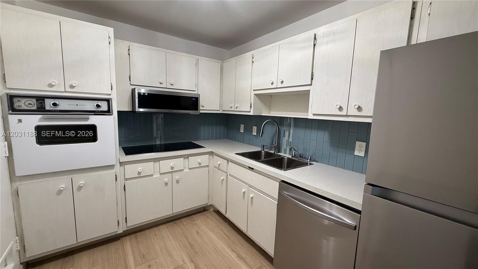400 Kings Point Dr # 316, Sunny Isles Beach FL 33160 photo 2