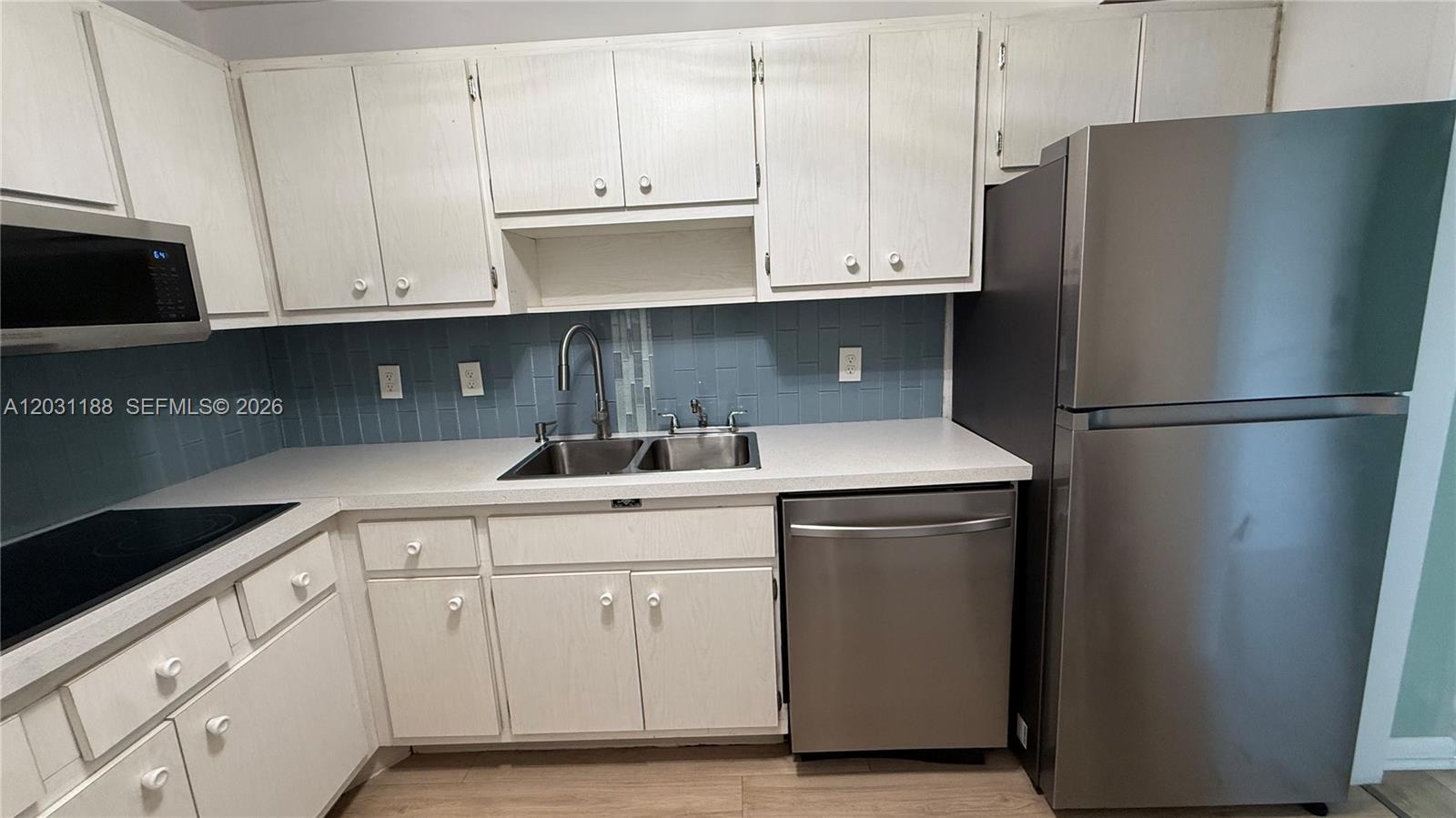 400 Kings Point Dr # 316, Sunny Isles Beach FL 33160 photo 3