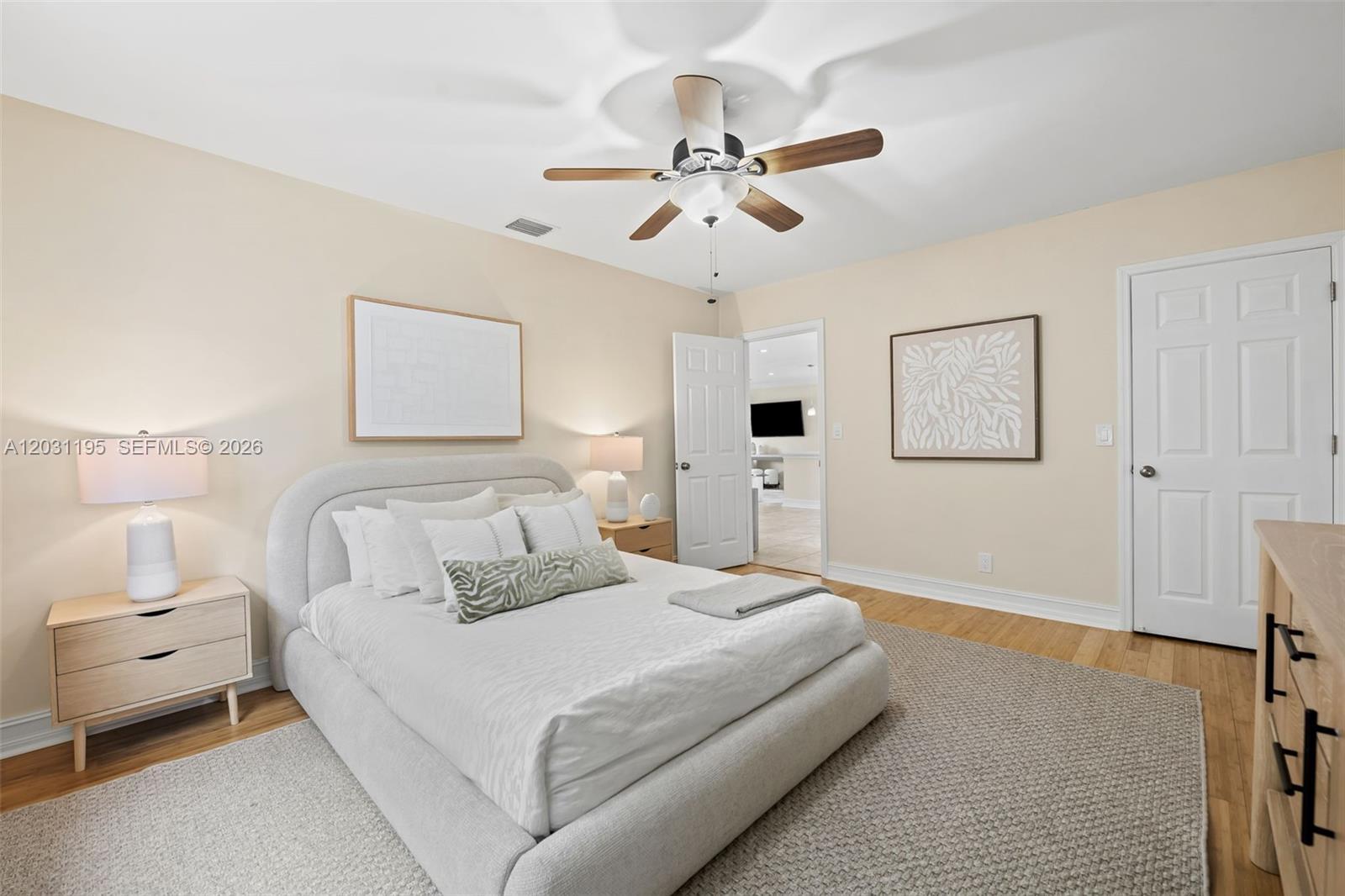 370 SE 12th Ave, Pompano Beach FL 33060 photo 2