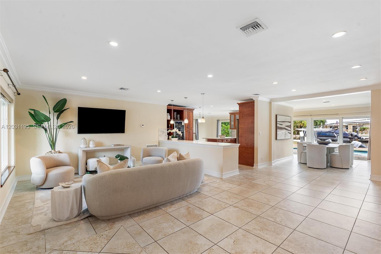 370 SE 12th Ave, Pompano Beach FL 33060 photo 4