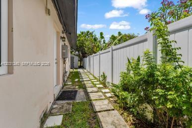 2016 NE 14th Ct # 1, Fort Lauderdale FL 33304 photo 2