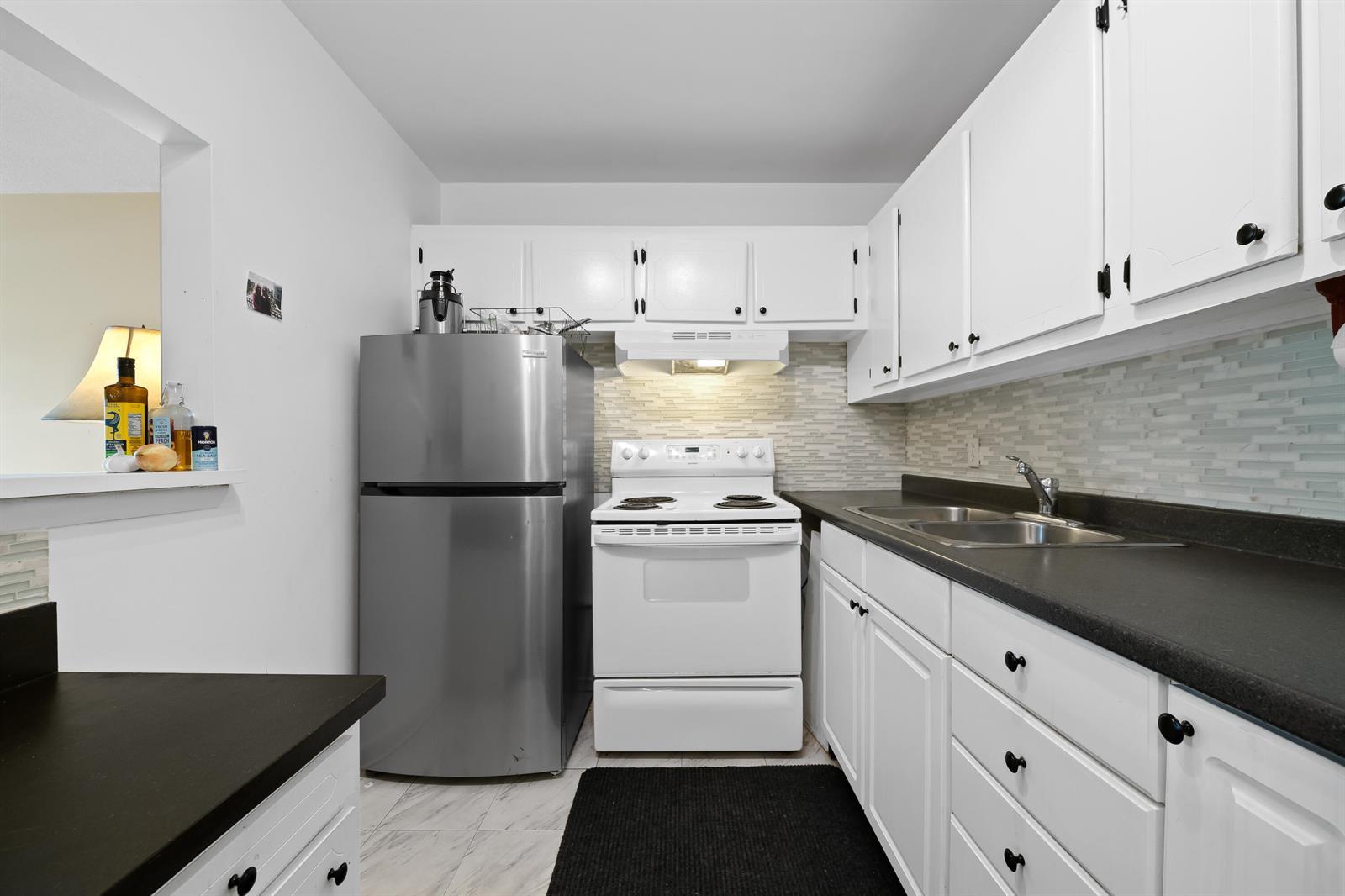 170 Canterbury H, West Palm Beach FL 33417