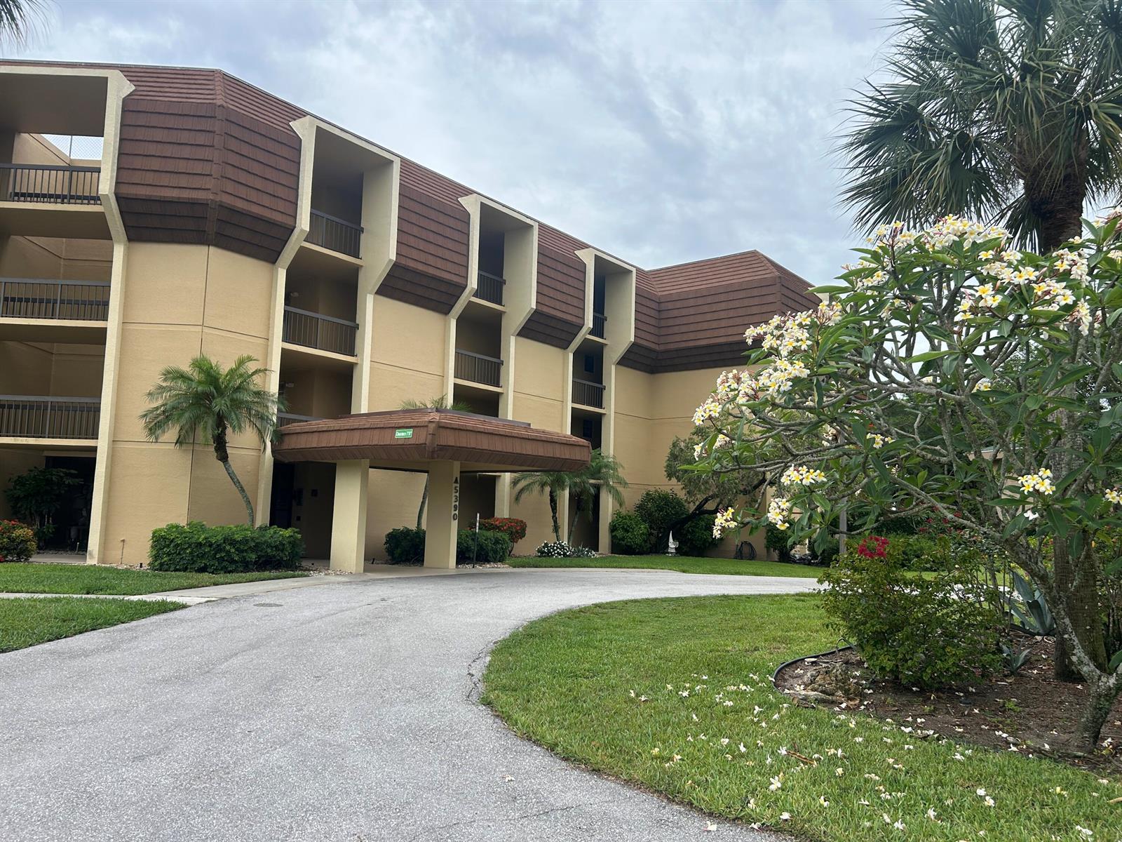 5390 NW Woodland Lakes Drive # 4020, Palm Beach Gardens FL 33418 photo 2
