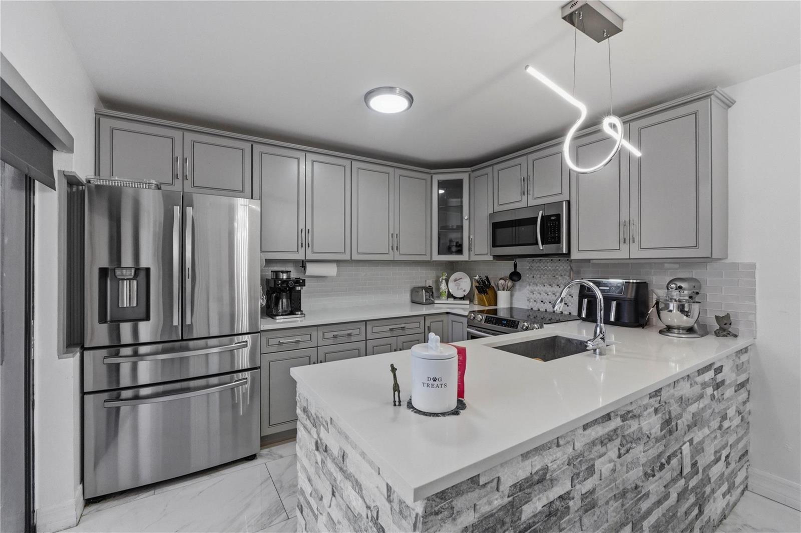 1017 10th Way, West Palm Beach FL 33407 photo 2