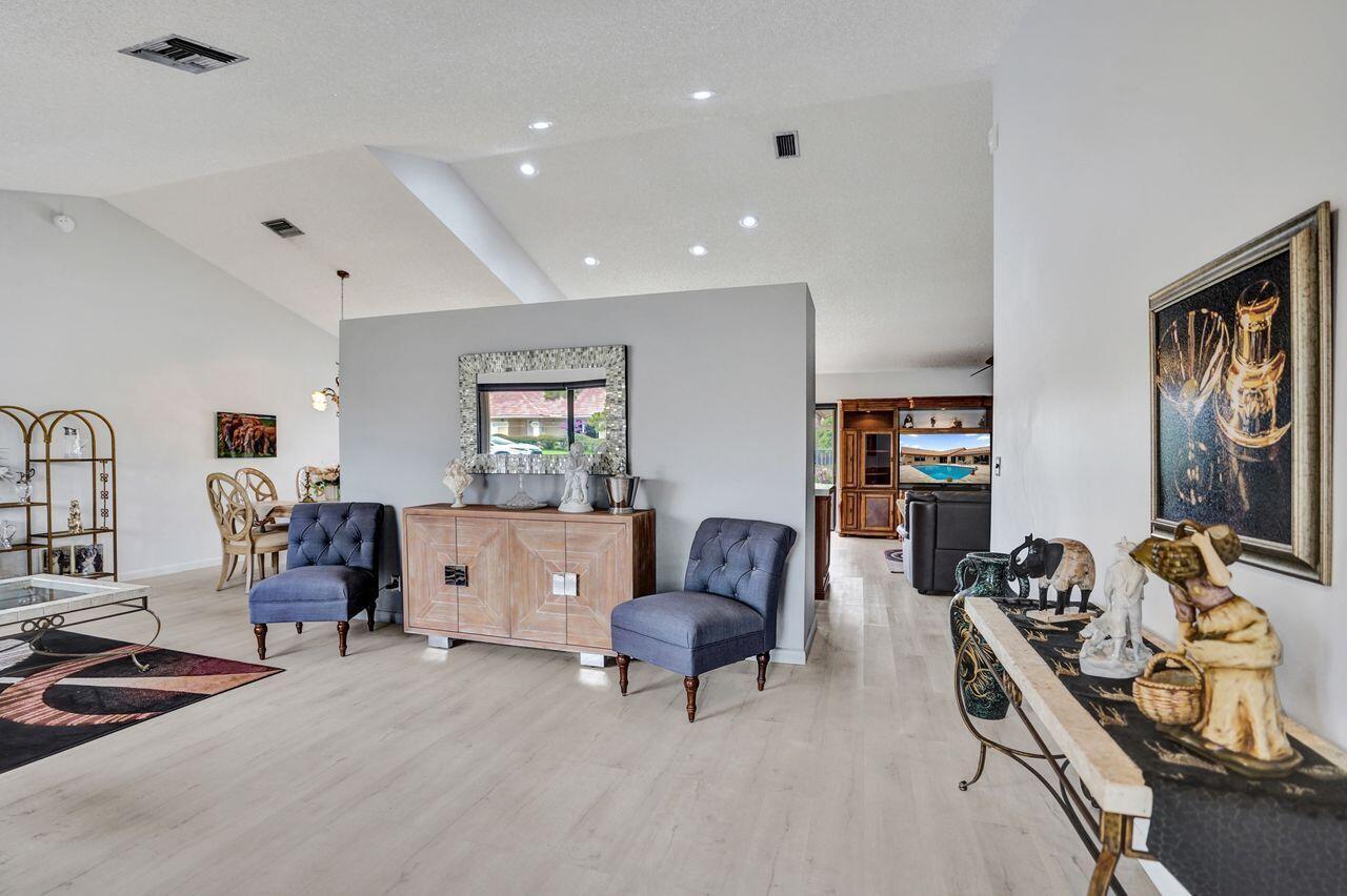 6063 Sunberry Circle, Boynton Beach FL 33437 photo 4