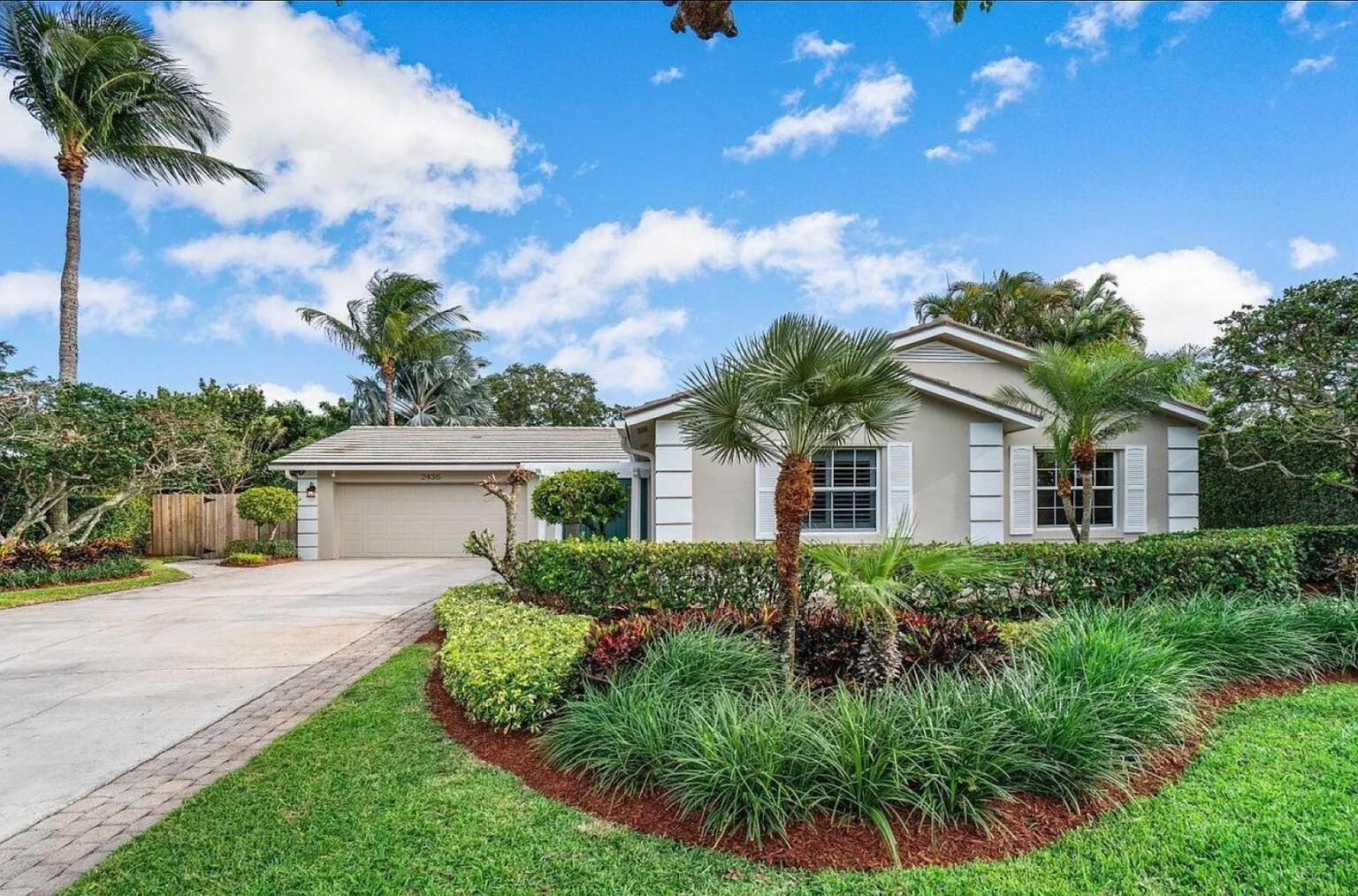 2436 Holly Lane NE, Palm Beach Gardens FL 33410