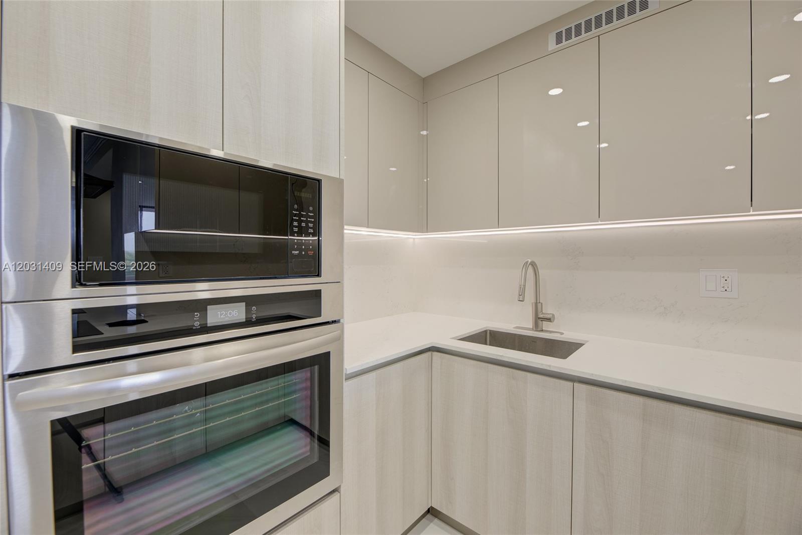 600 Three Islands Blvd # 403, Hallandale Beach FL 33009 photo 5