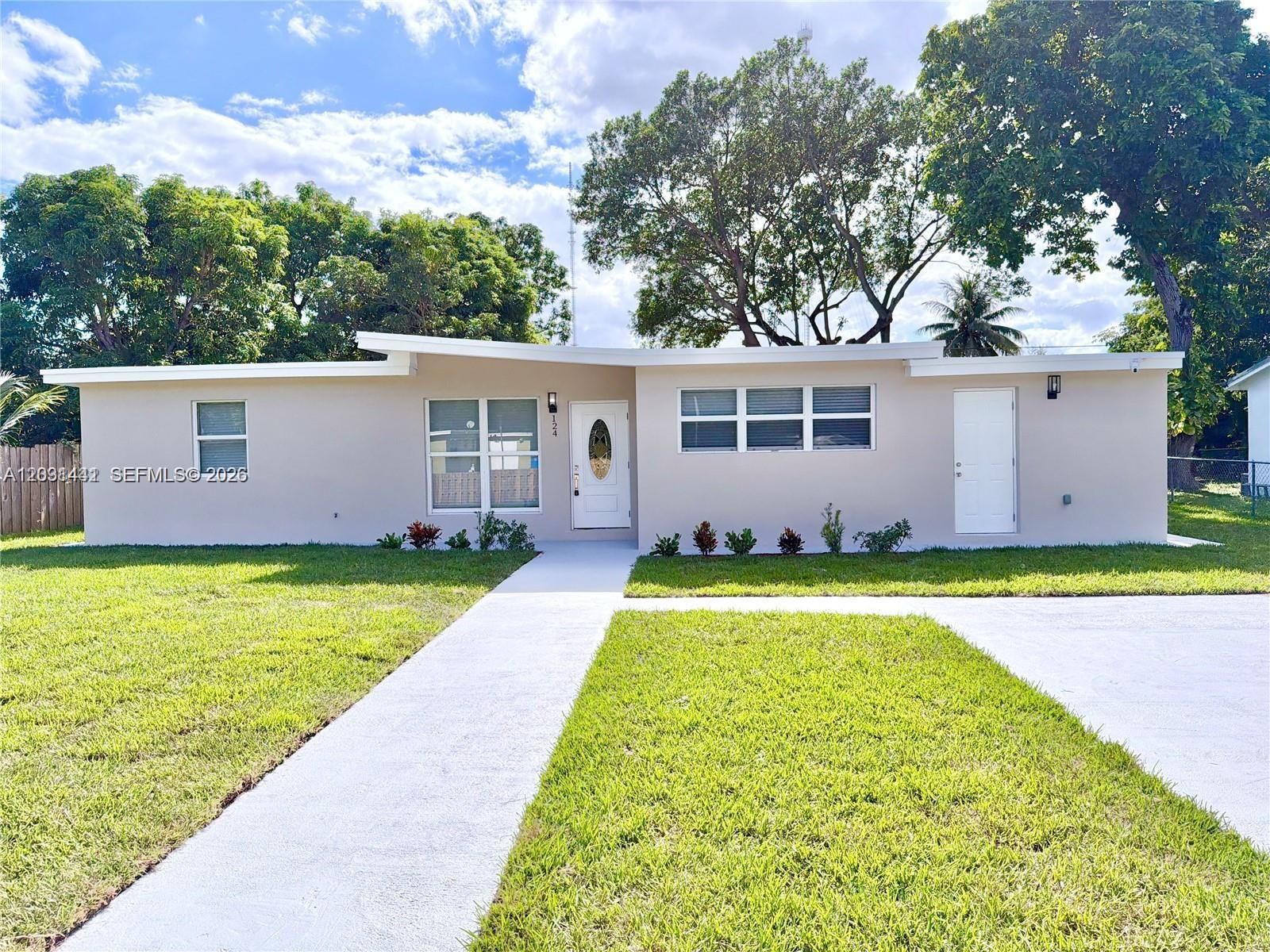 124 Harvard Rd, West Park FL 33023