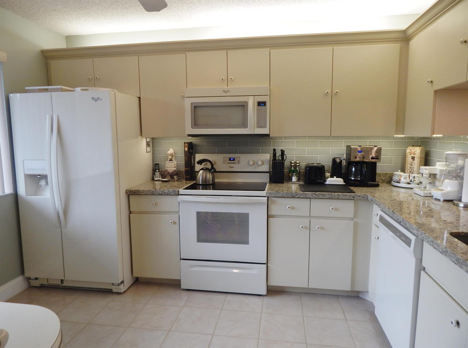 6698 N 10th Ave N # 215, Lake Worth FL 33467 photo 3