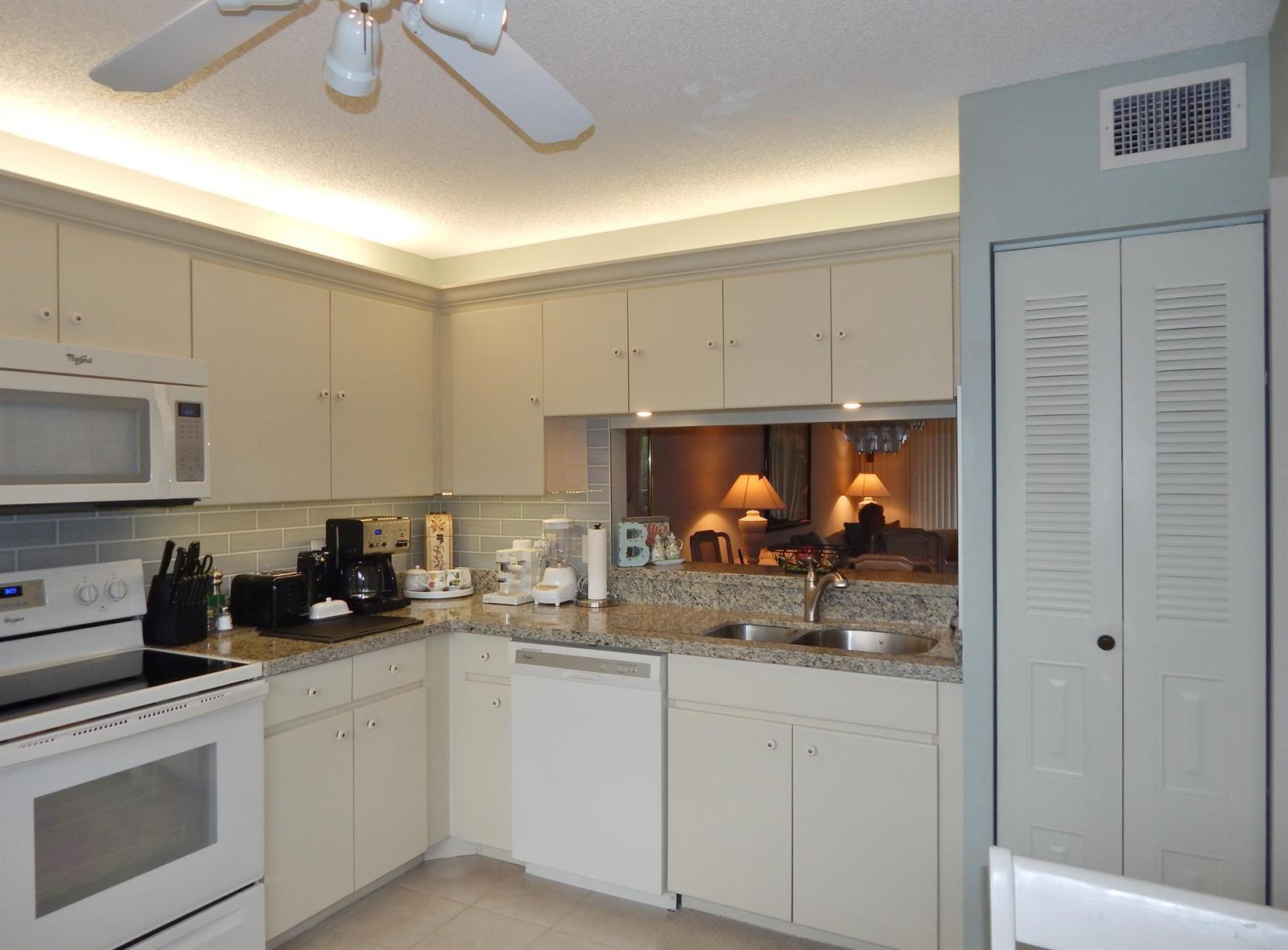 6698 N 10th Ave N # 215, Lake Worth FL 33467 photo 4