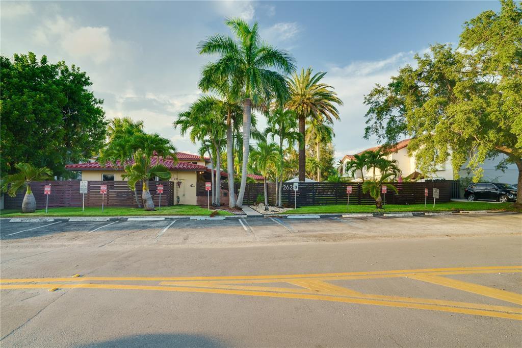 2625 NE 13th Court # 9, Fort Lauderdale FL 33304 photo 2