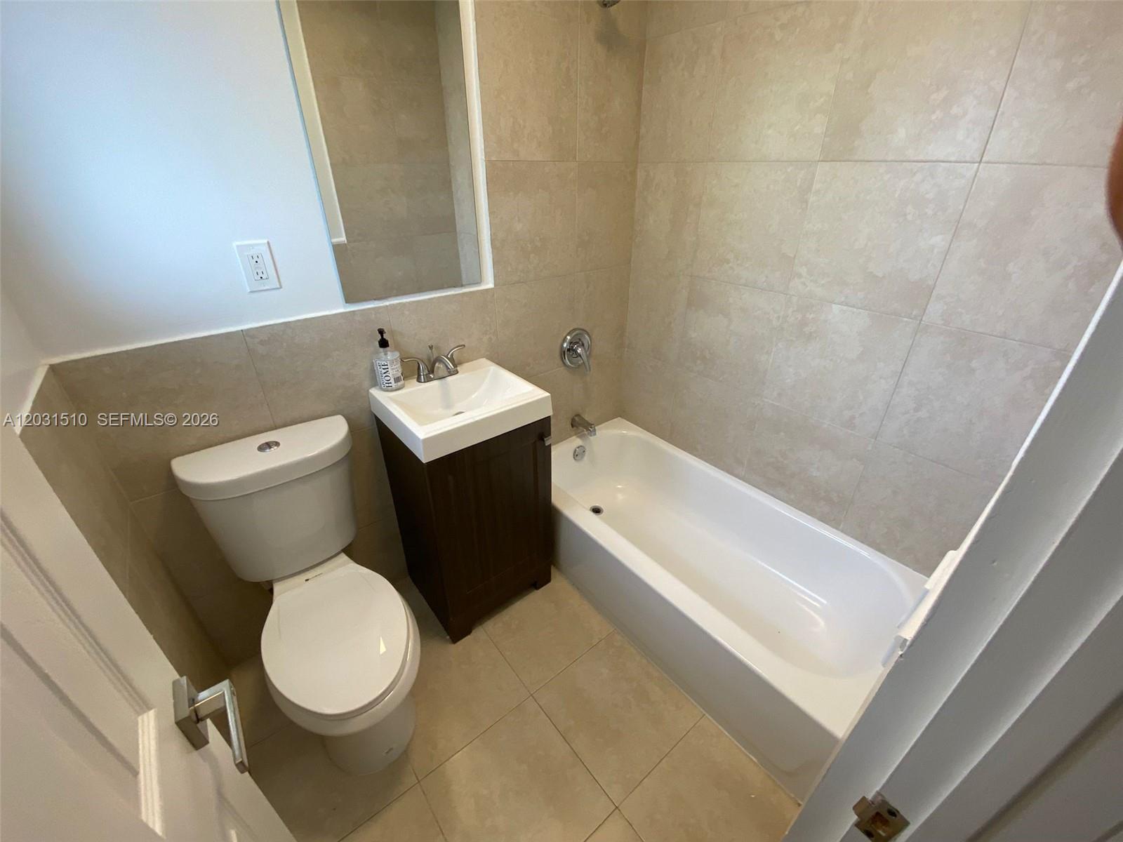 11310 Peachtree Dr, Miami FL 33161 photo 5