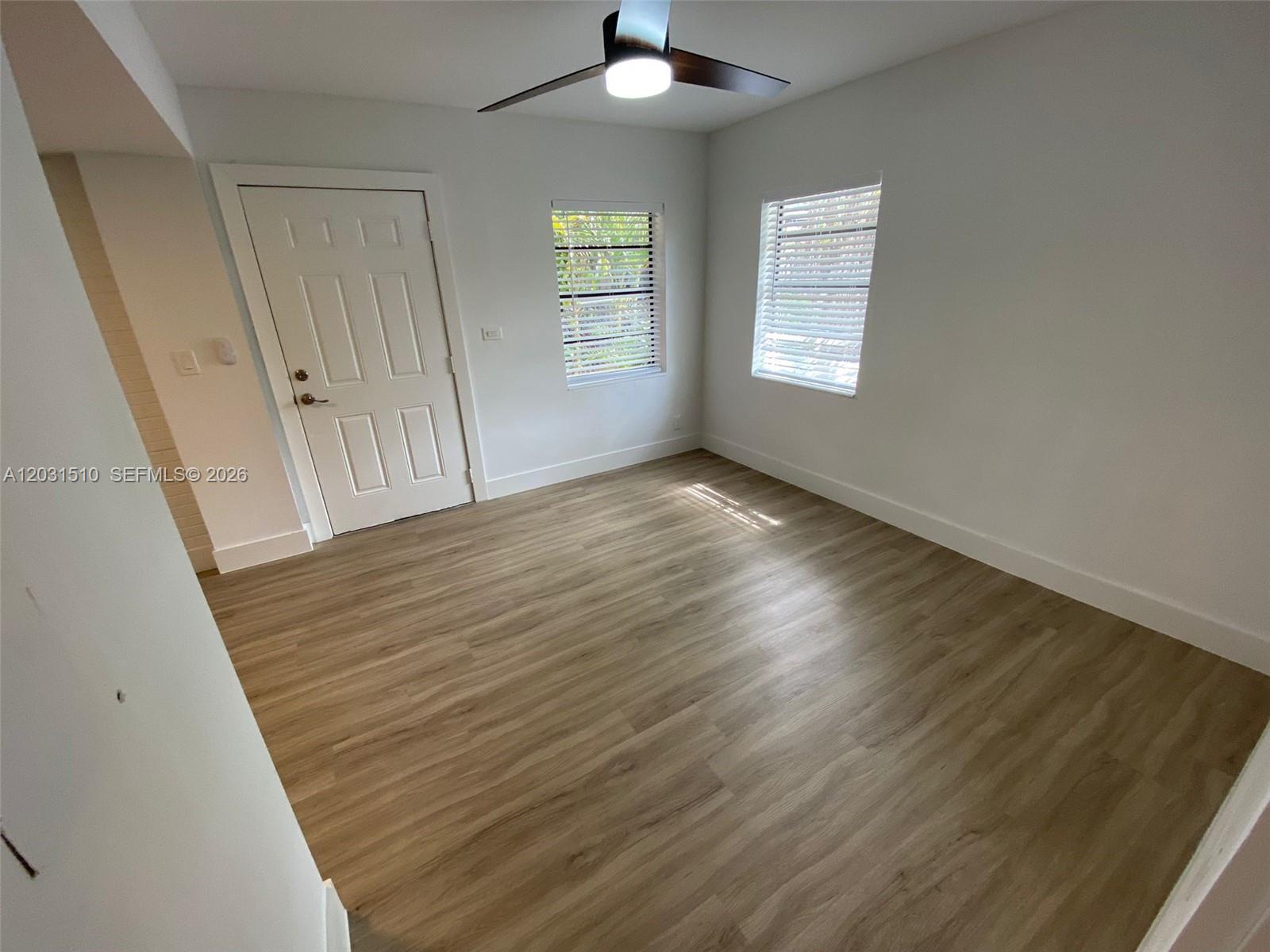 11310 Peachtree Dr, Miami FL 33161 photo 4