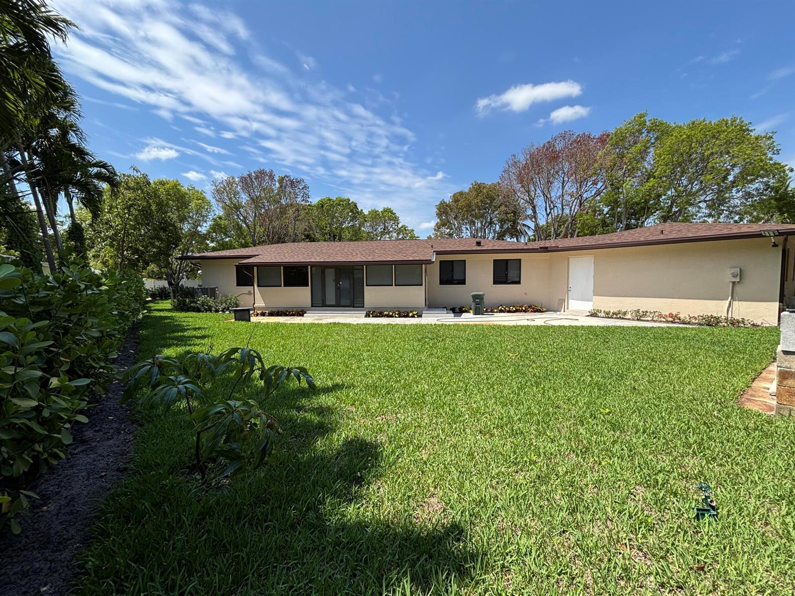 135 E Ilex Drive, Lake Park FL 33403 photo 4