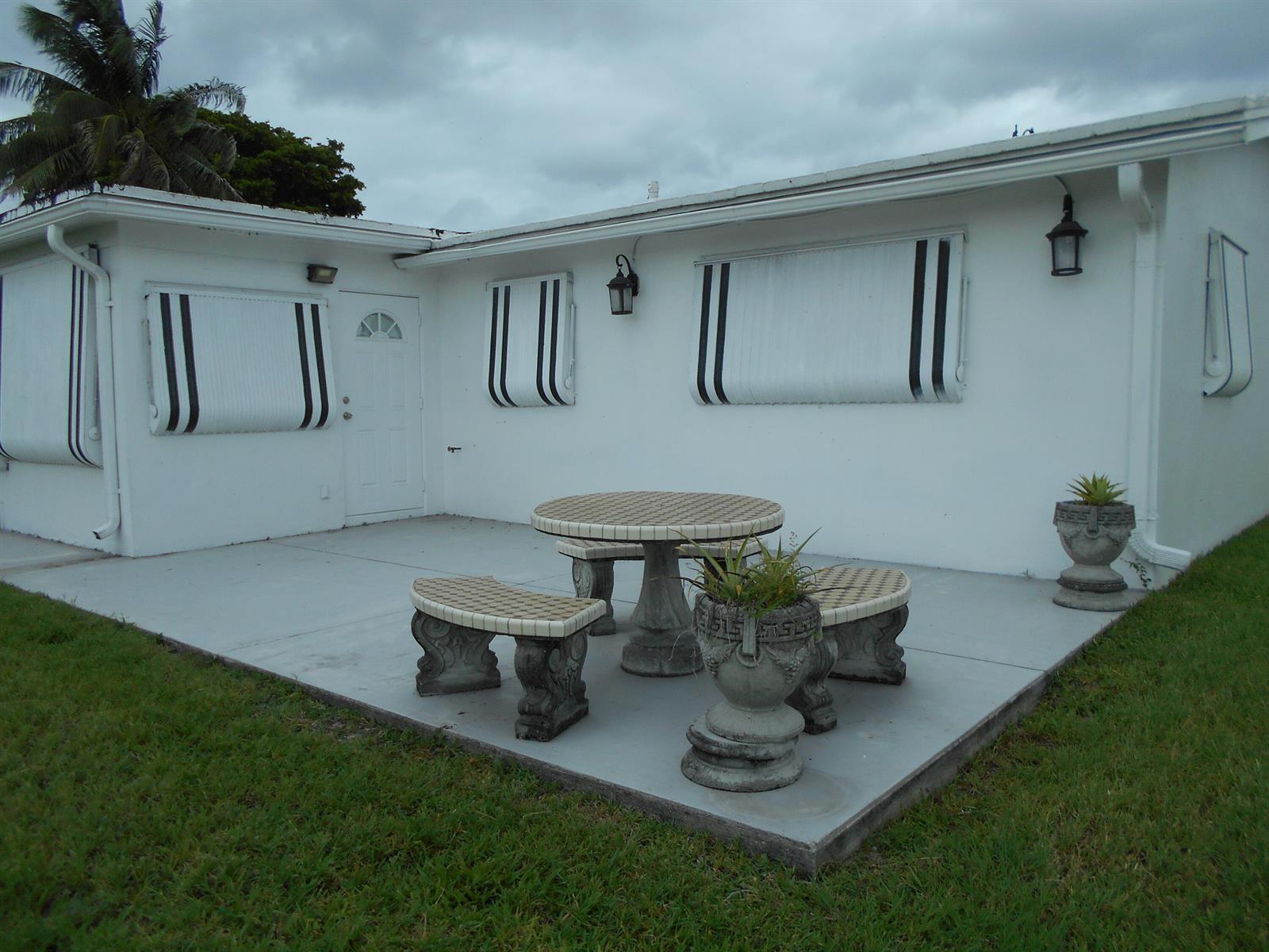38 Leisure Boulevard, Pompano Beach FL 33064 photo 2