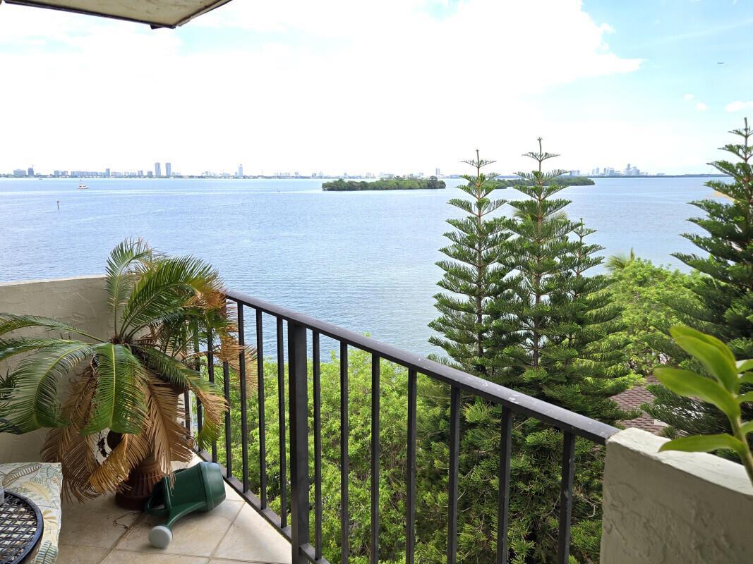 7795 NE Bayshore Court # 502, Miami FL 33138