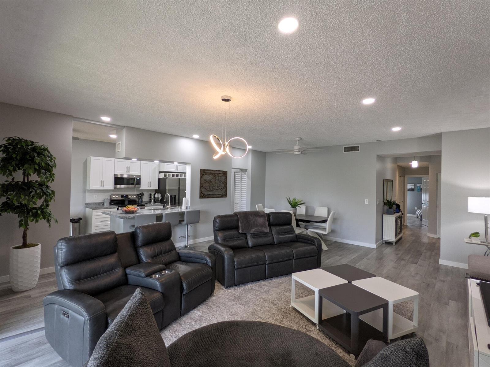 105 Half Moon Circle # F2, Hypoluxo FL 33462 photo 3
