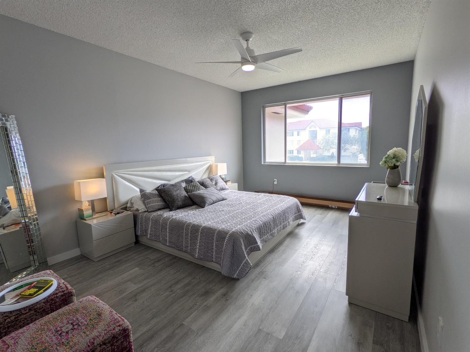 105 Half Moon Circle # F2, Hypoluxo FL 33462 photo 5