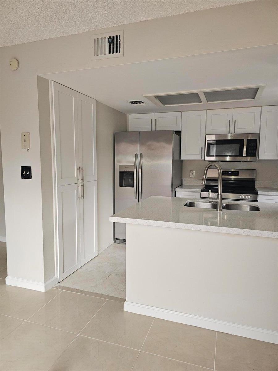 8455 Coral Lake Way # 8455, Coral Springs FL 33065 photo 2