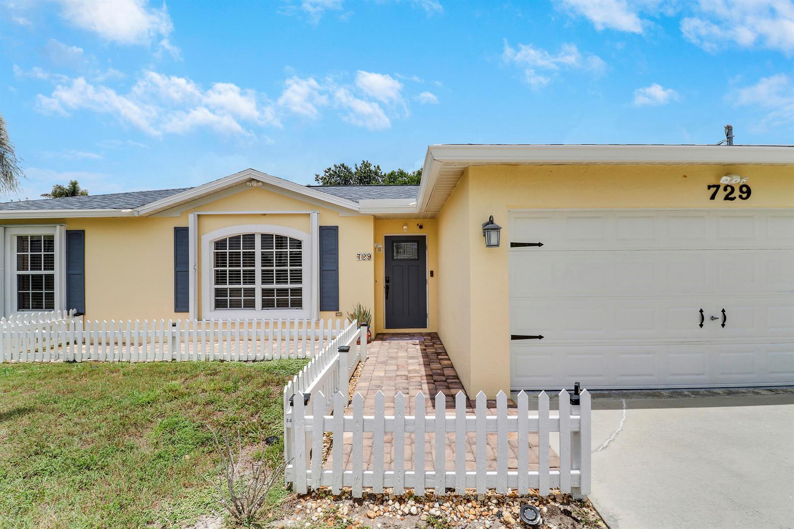 729 SW Saragossa Avenue, FL 34953 photo 3