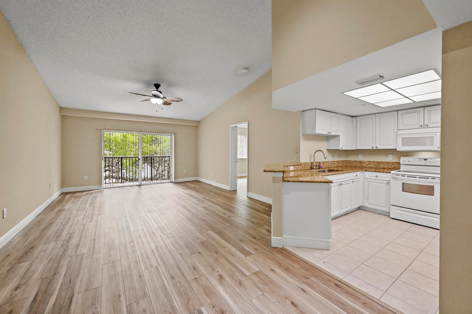 1100 S Crestwood Ct S # 1109, Royal Palm Beach FL 33411 photo 4