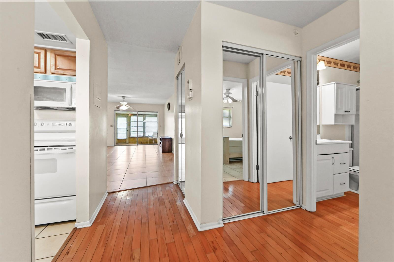 109 Lake Barbara Drive, West Palm Beach FL 33411 photo 2