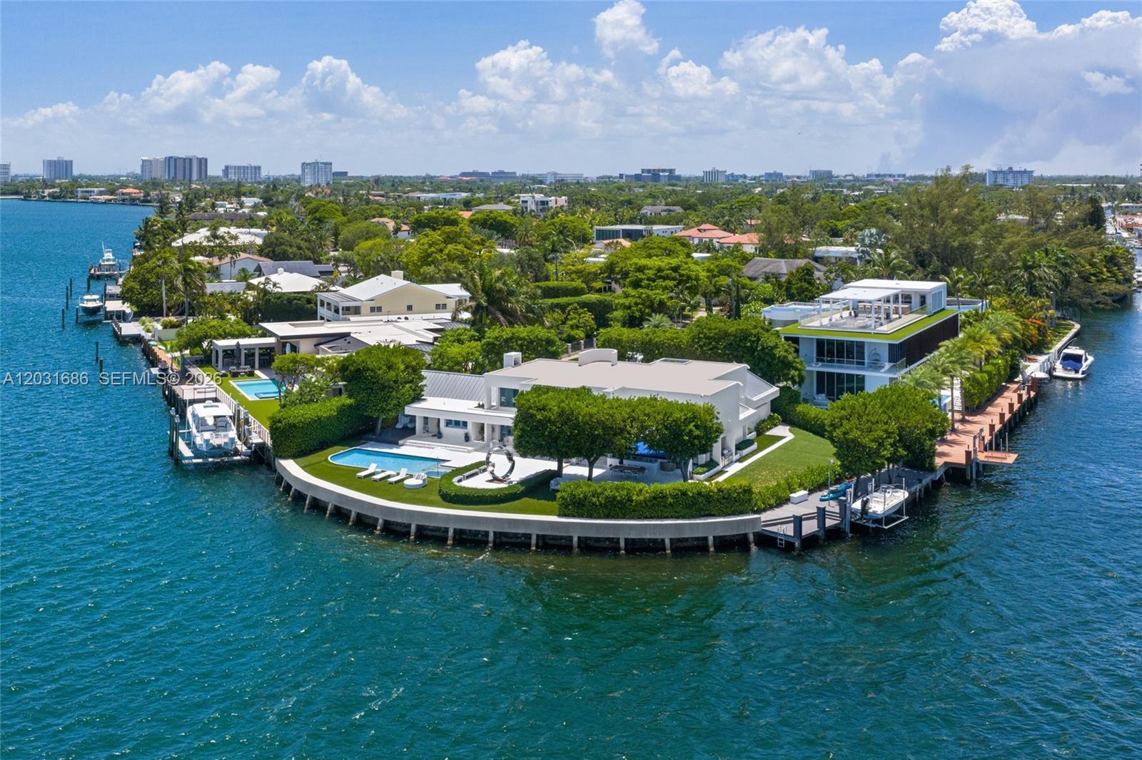 13395 Biscayne Bay Dr, North Miami FL 33181 photo 2