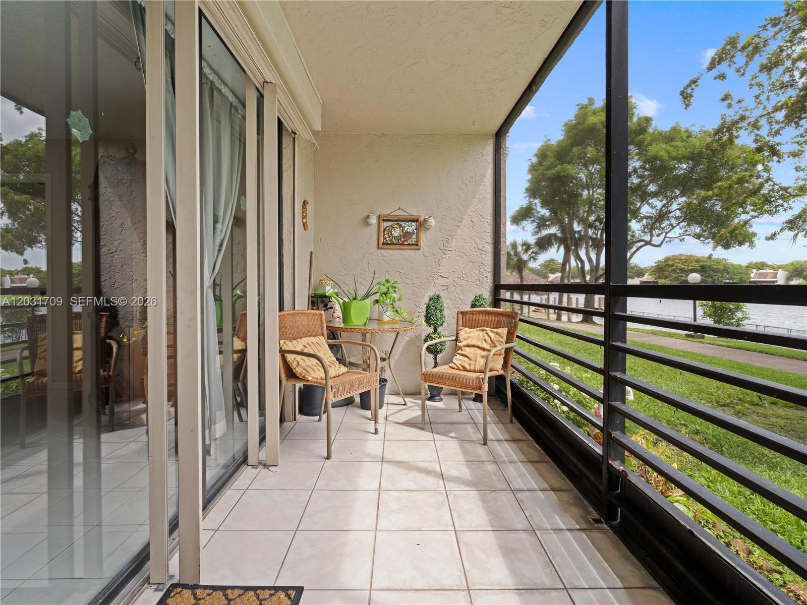 901 Colony Point Cir # 112, Pembroke Pines FL 33026 photo 3