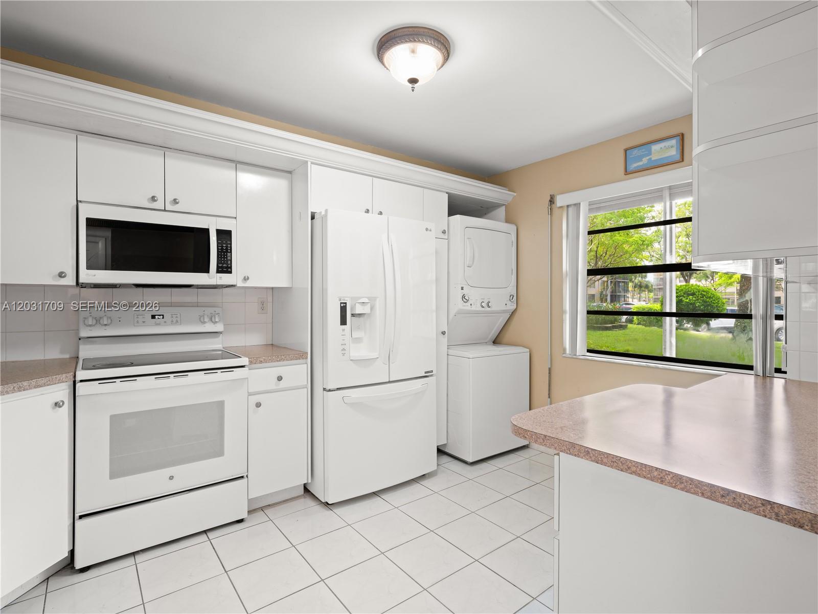 901 Colony Point Cir # 112, Pembroke Pines FL 33026 photo 5