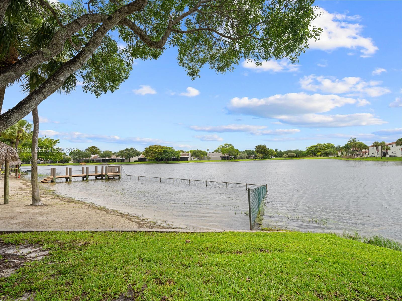 901 Colony Point Cir # 112, Pembroke Pines FL 33026 photo 4