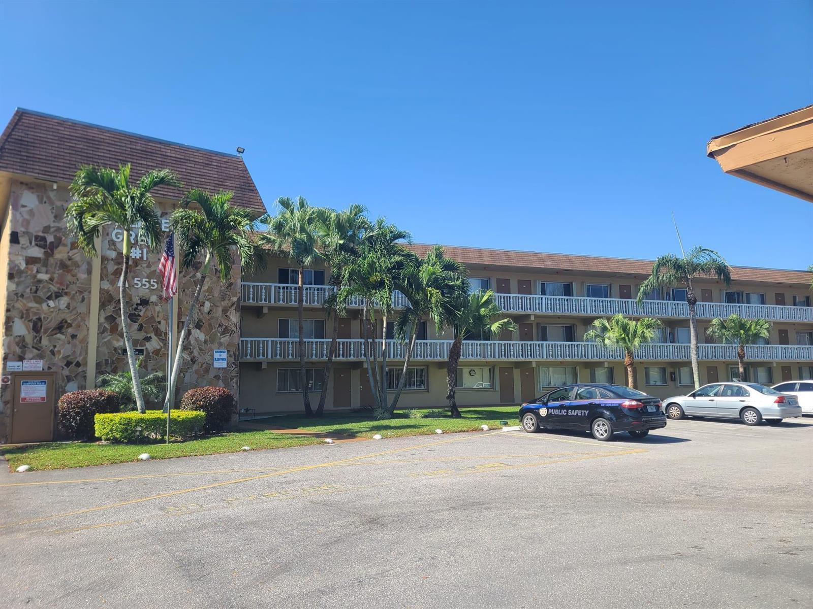 555 Purdy Lane # 317, Palm Springs FL 33461
