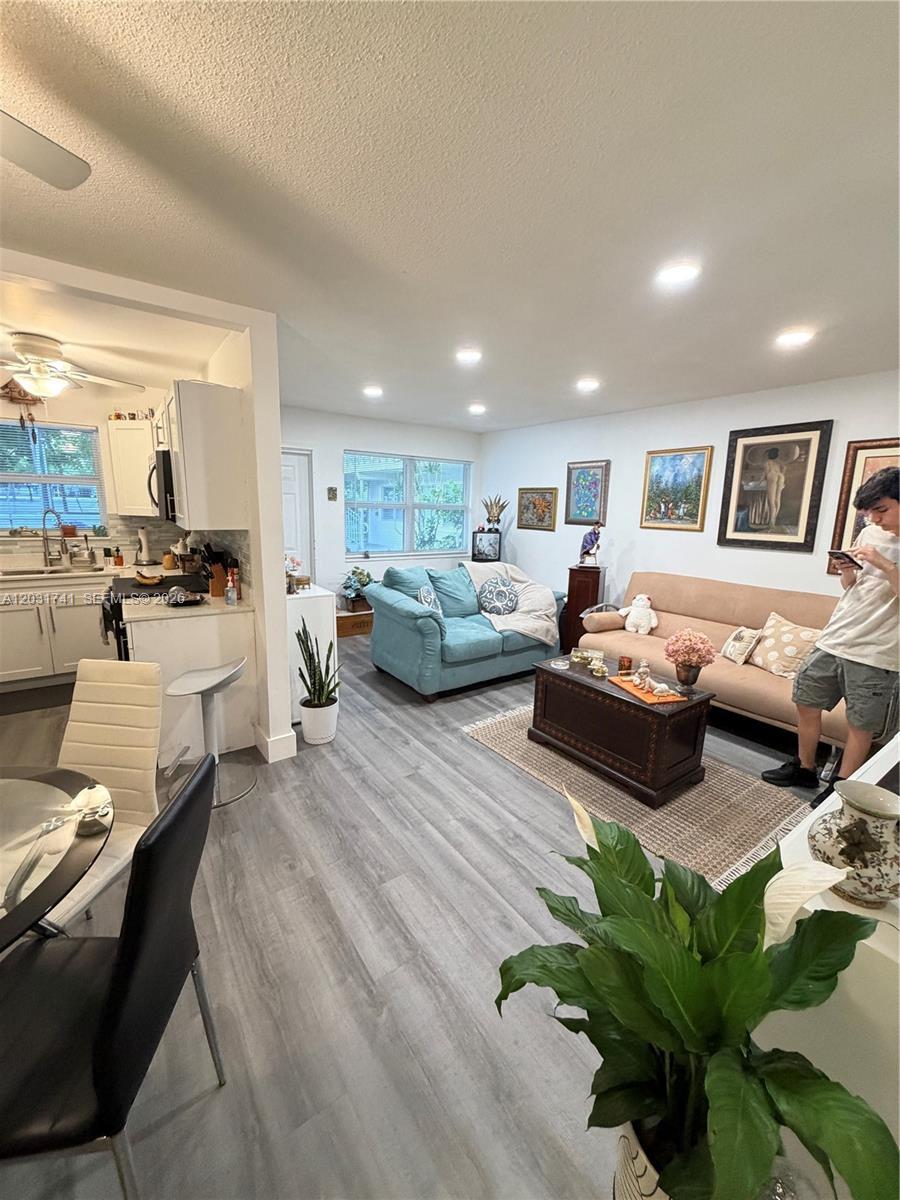 3500 Harrison # 4, Hollywood FL 33021