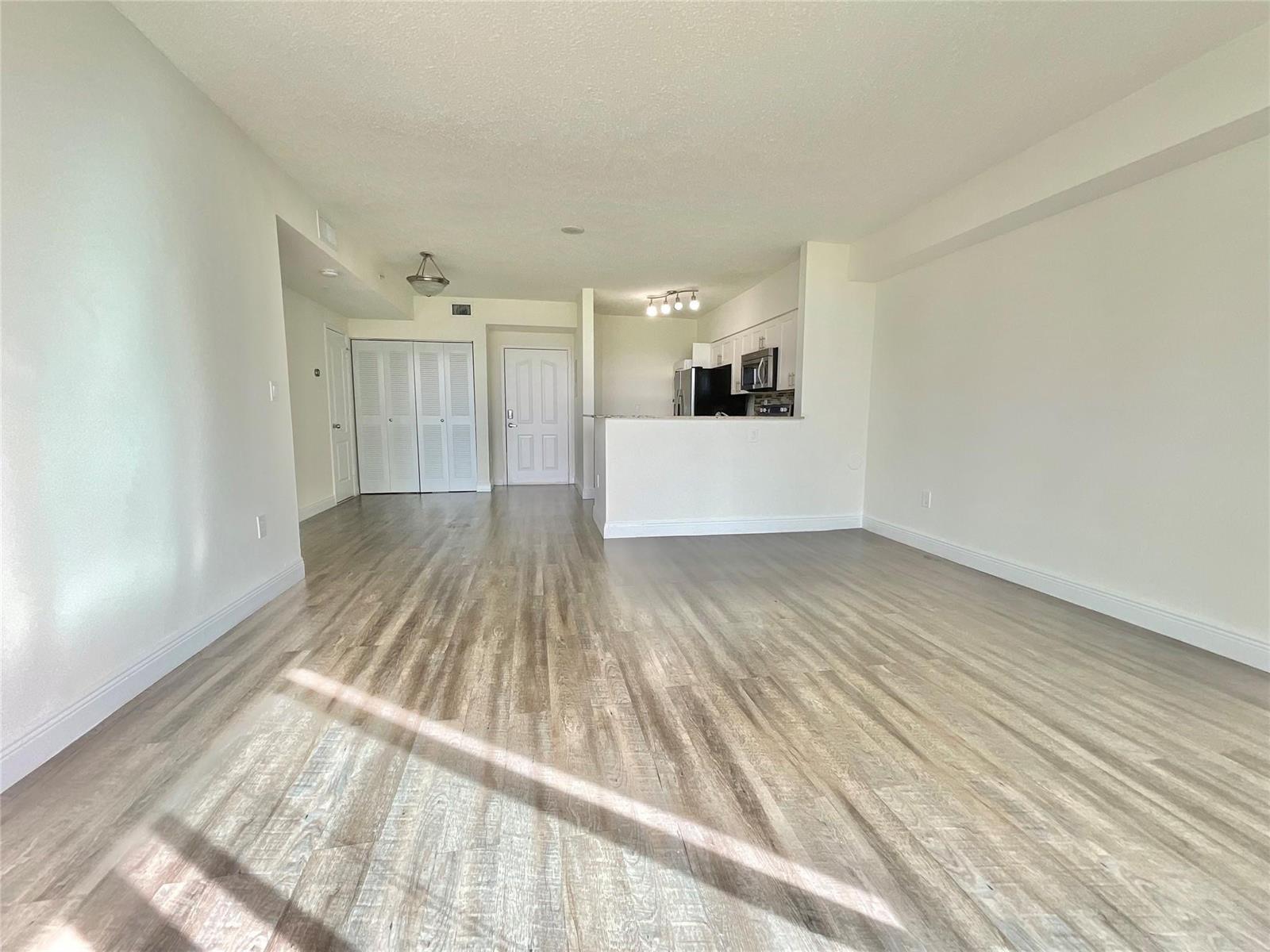 16900 N Bay Road # 407, Sunny Isles Beach FL 33160 photo 2