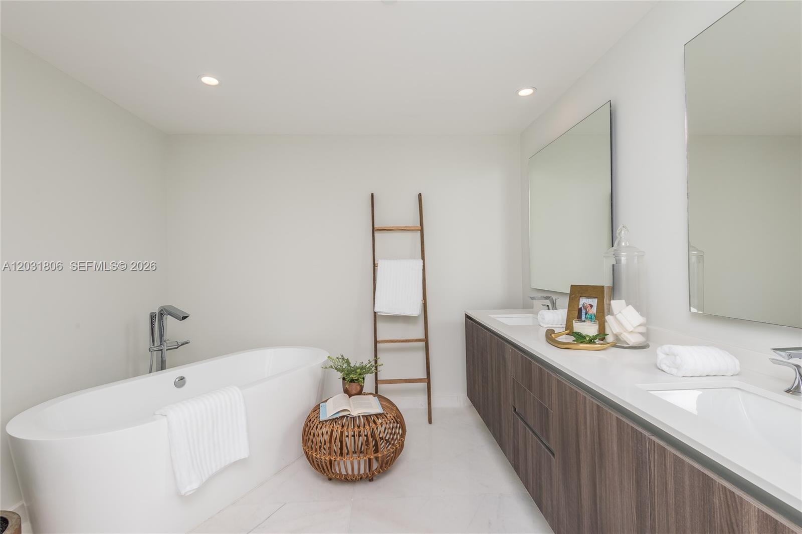 488 NE 18th St # 1812, Miami FL 33132 photo 3