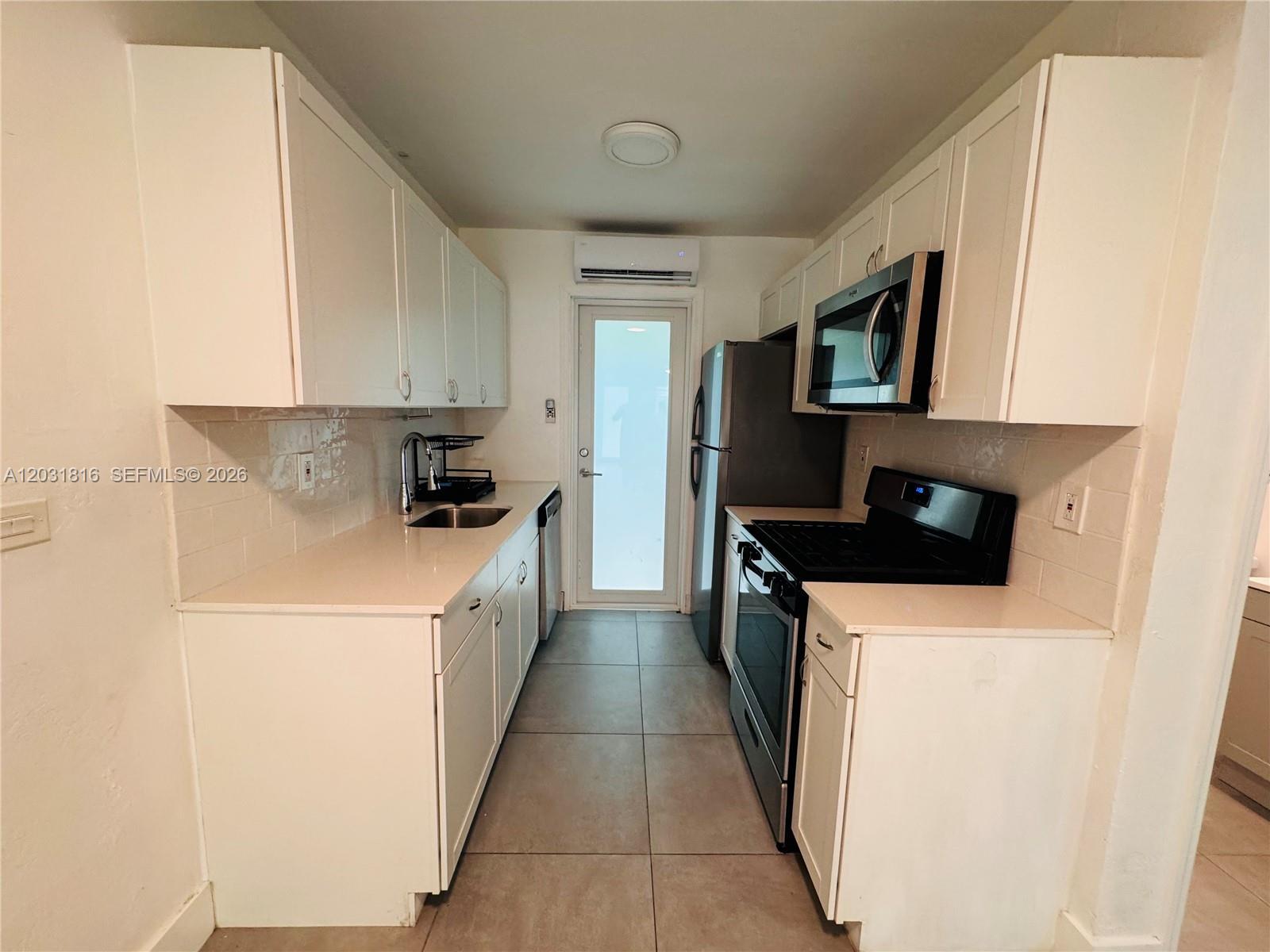 75 Washington Ave # 10, Miami Beach FL 33139 photo 5