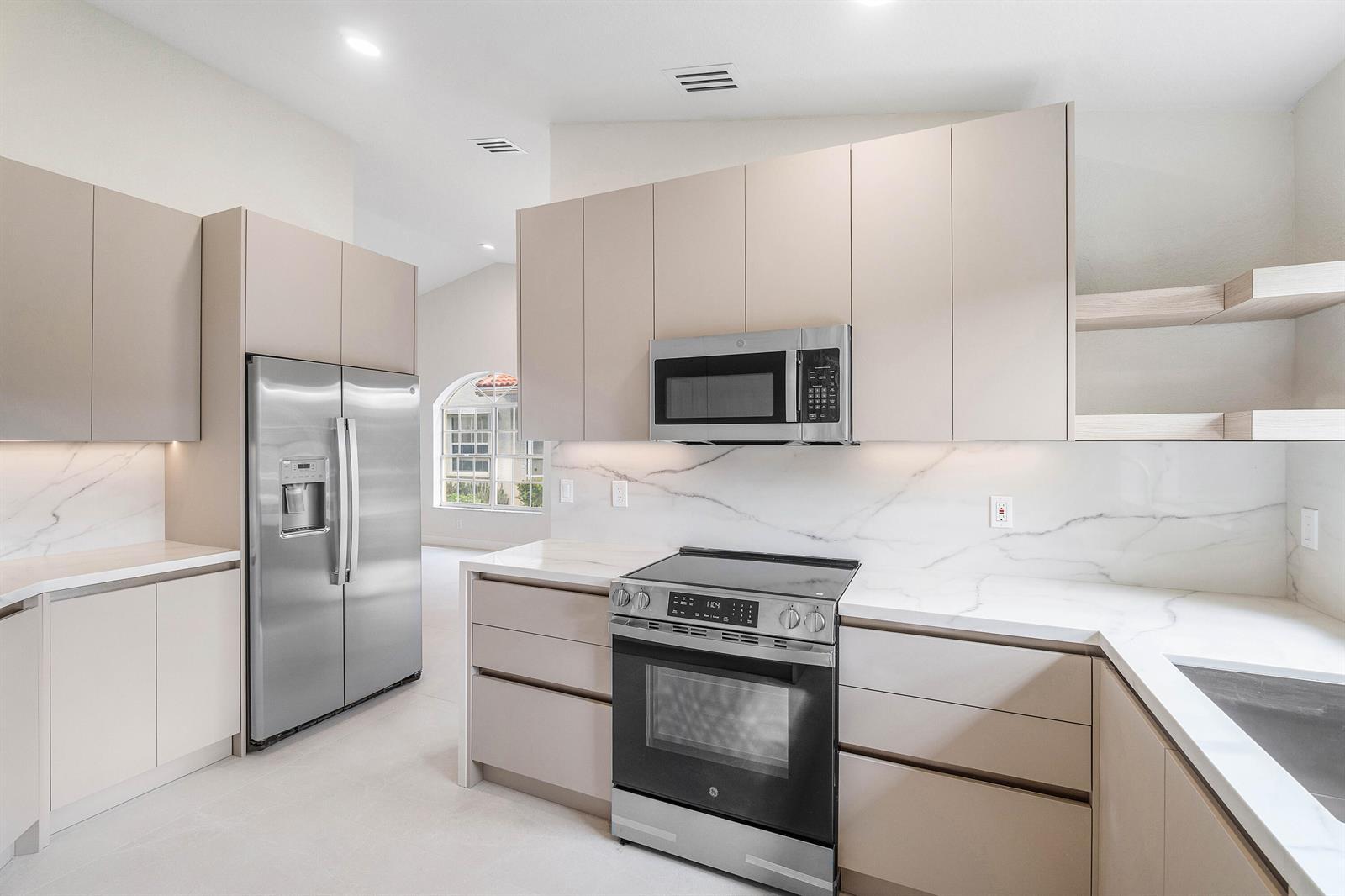 6170 Lake Hibiscus Drive, Delray Beach FL 33484 photo 4