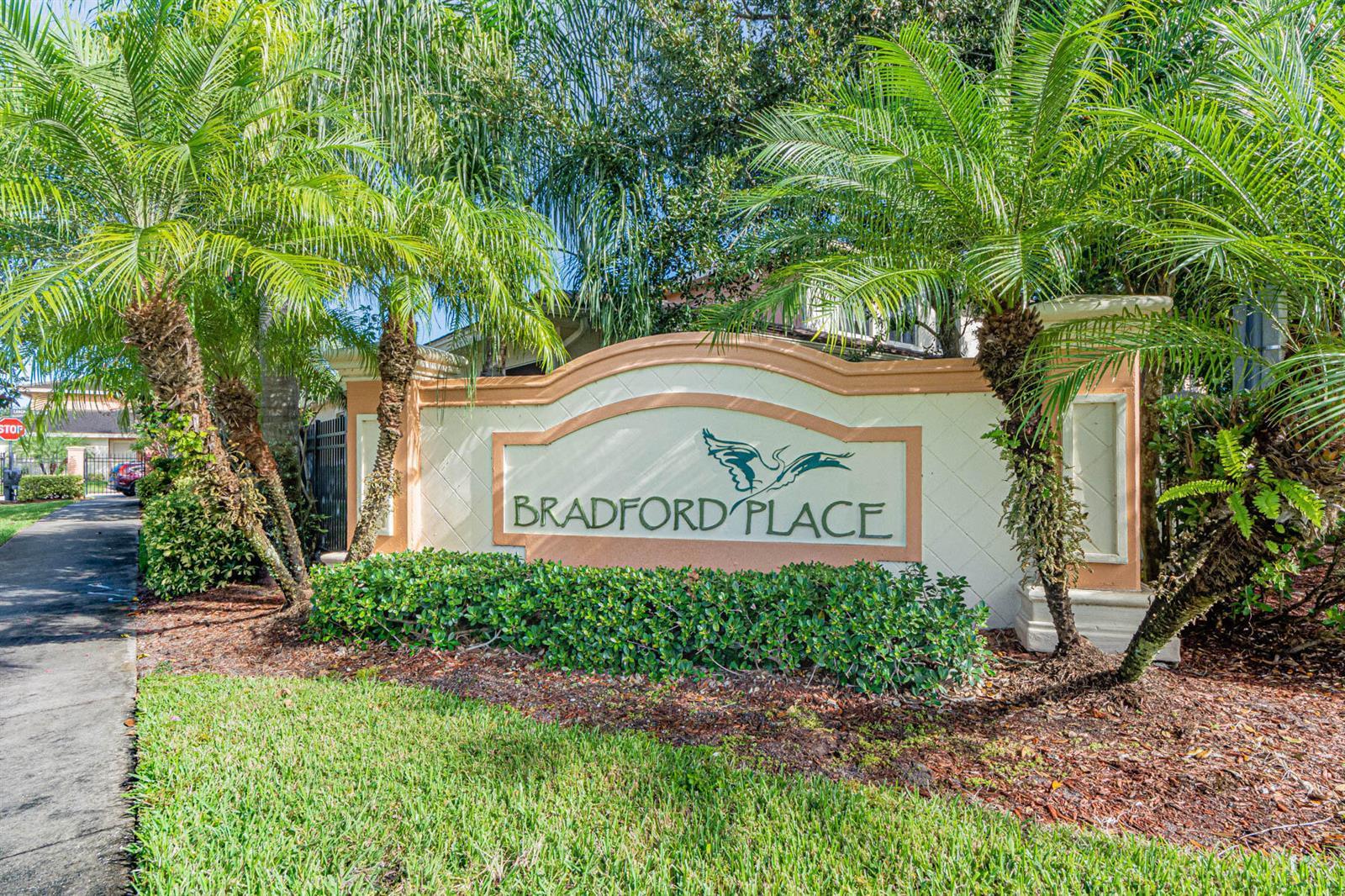 2563 SW Stockbridge Sq Square SW, Vero Beach FL 32962 photo 2