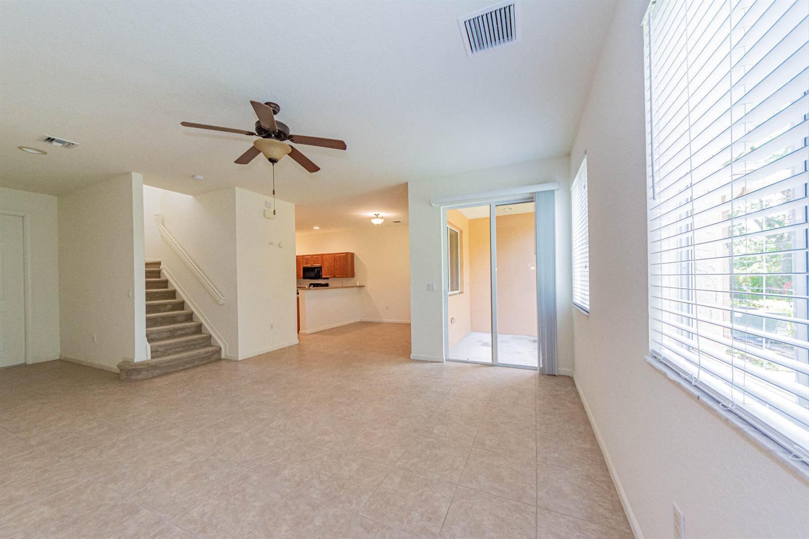 2563 SW Stockbridge Sq Square SW, Vero Beach FL 32962 photo 5