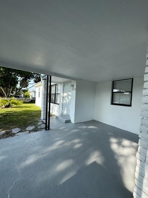 3904 SW 58th Ave, West Park FL 33023 photo 2