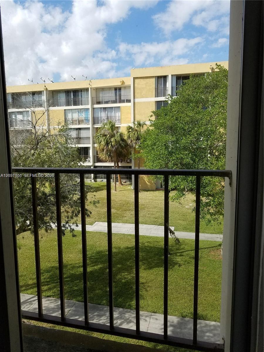 9250 Fontainebleau Blvd # 202, Miami FL 33172 photo 3