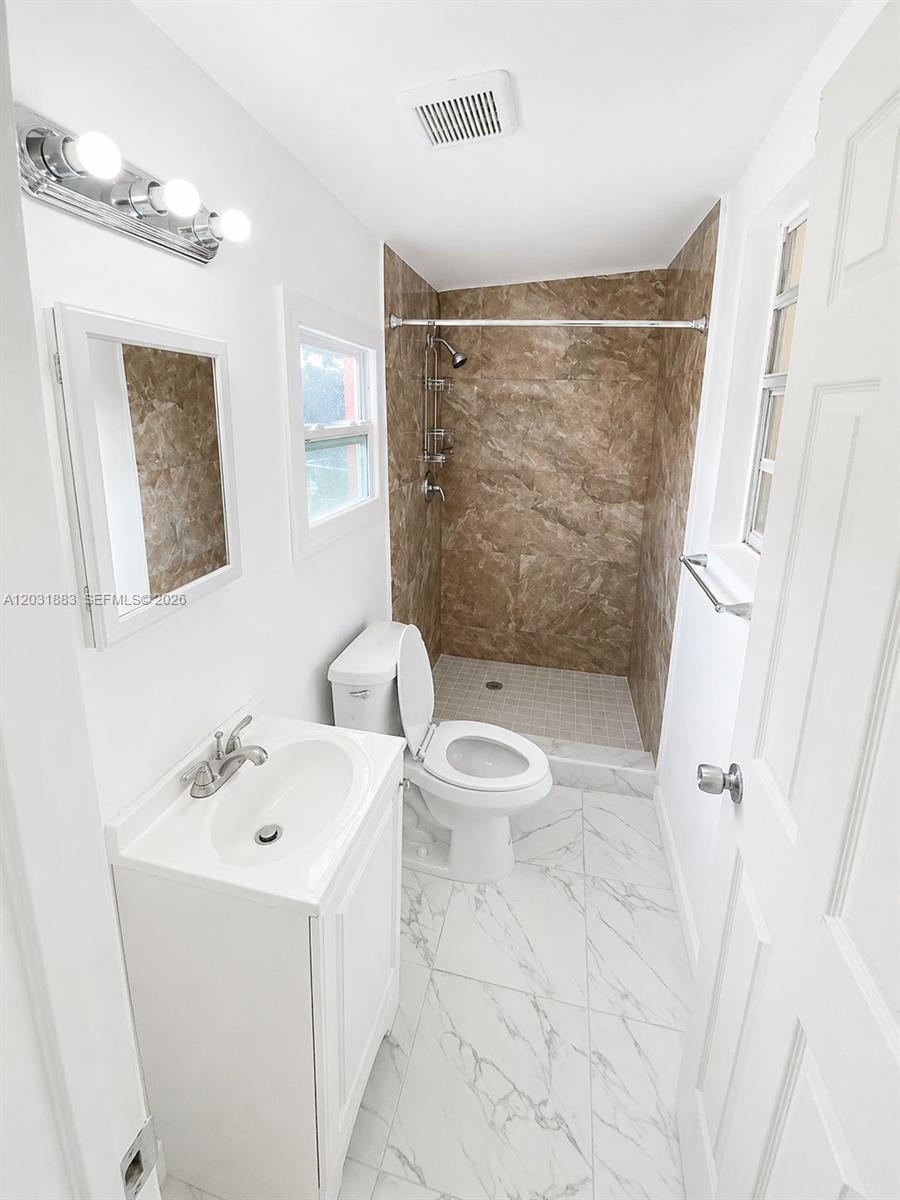 15720 NW 28th Pl, Miami Gardens FL 33054 photo 4