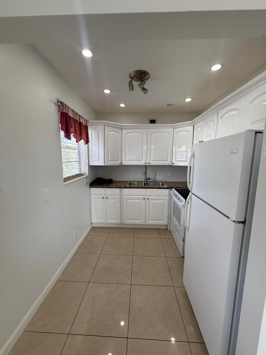 184 Easthampton H, West Palm Beach FL 33417 photo 5