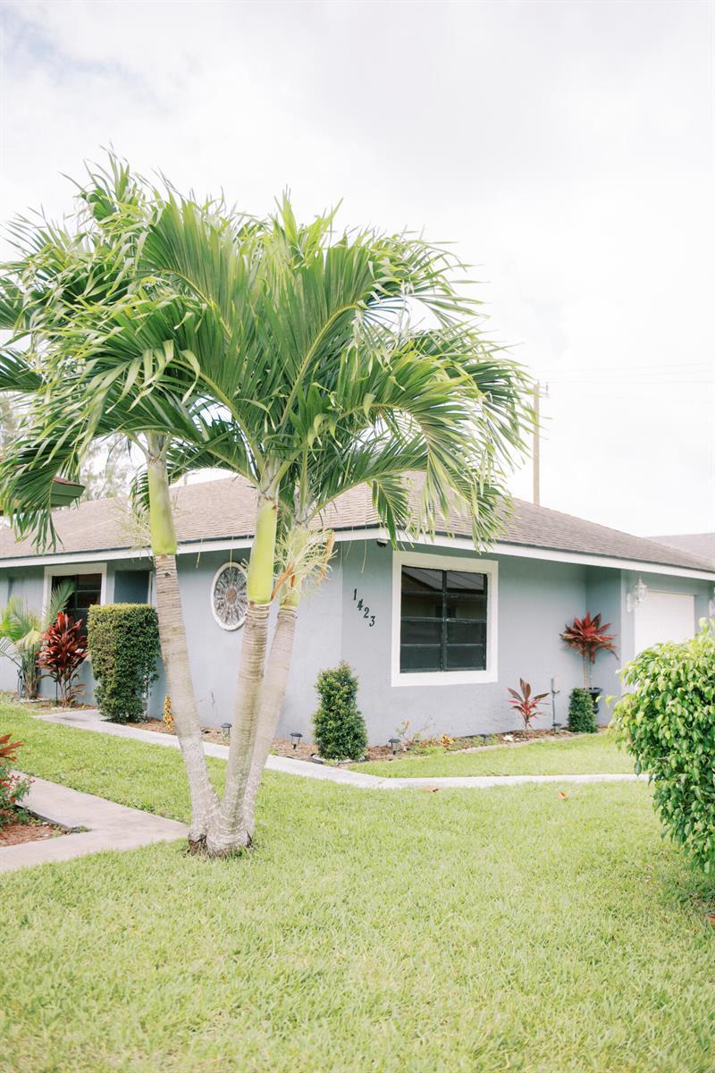 1423 Summit Run Circle, West Palm Beach FL 33415
