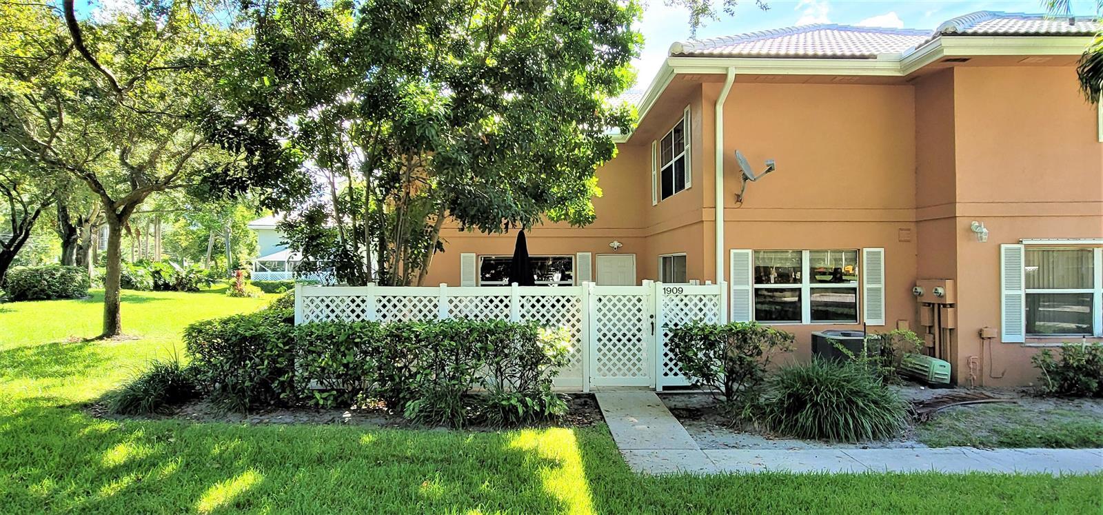1909 Hartford Court, West Palm Beach FL 33409