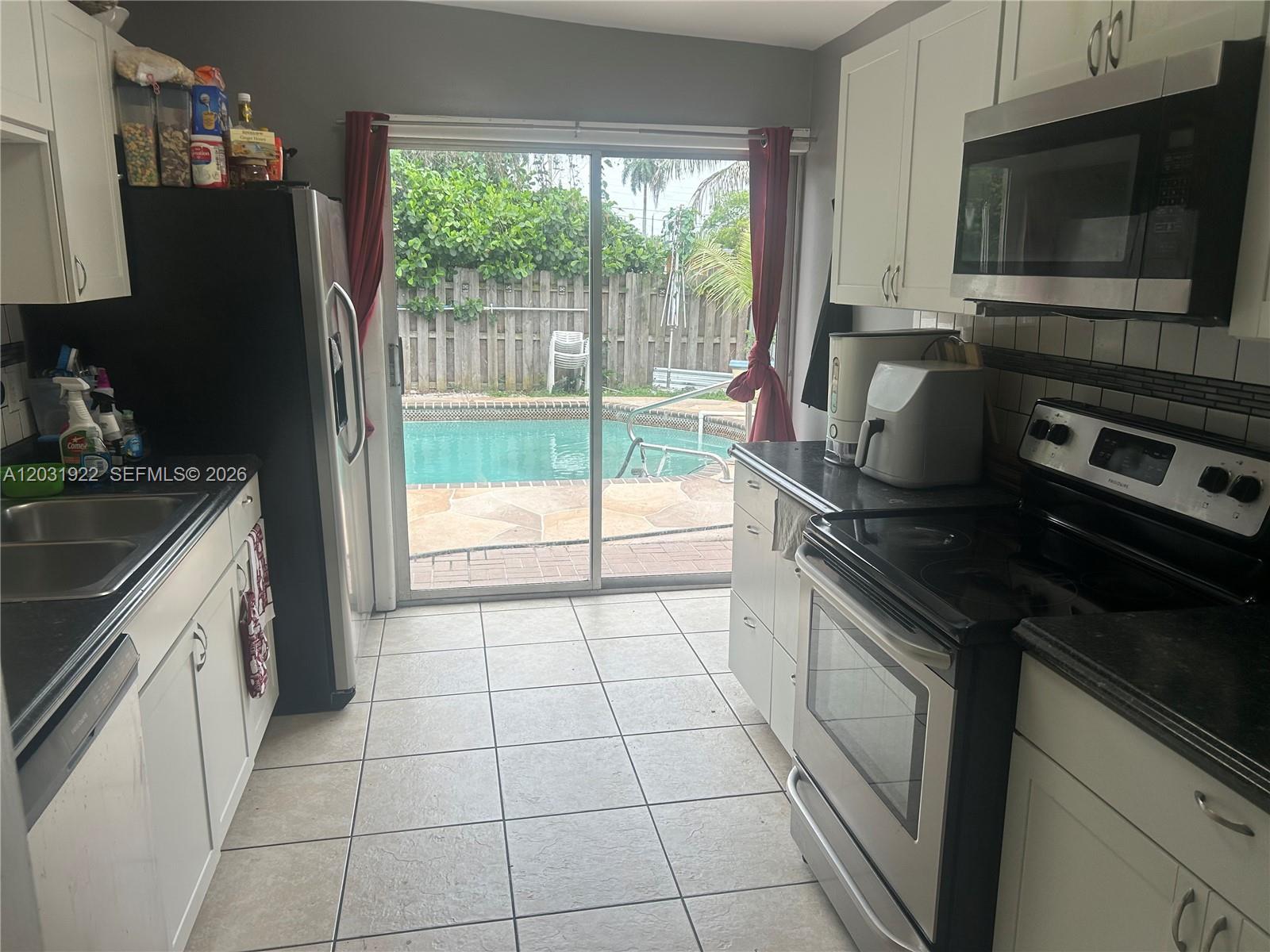 5808 NW 20th St, Margate FL 33063 photo 2