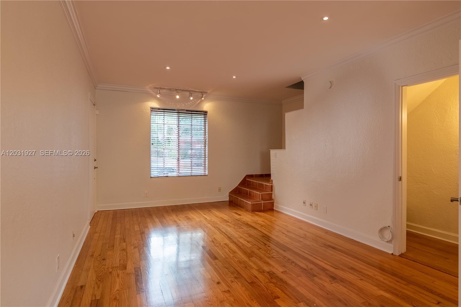 15 Madeira Ave # 9, Coral Gables FL 33134 photo 2