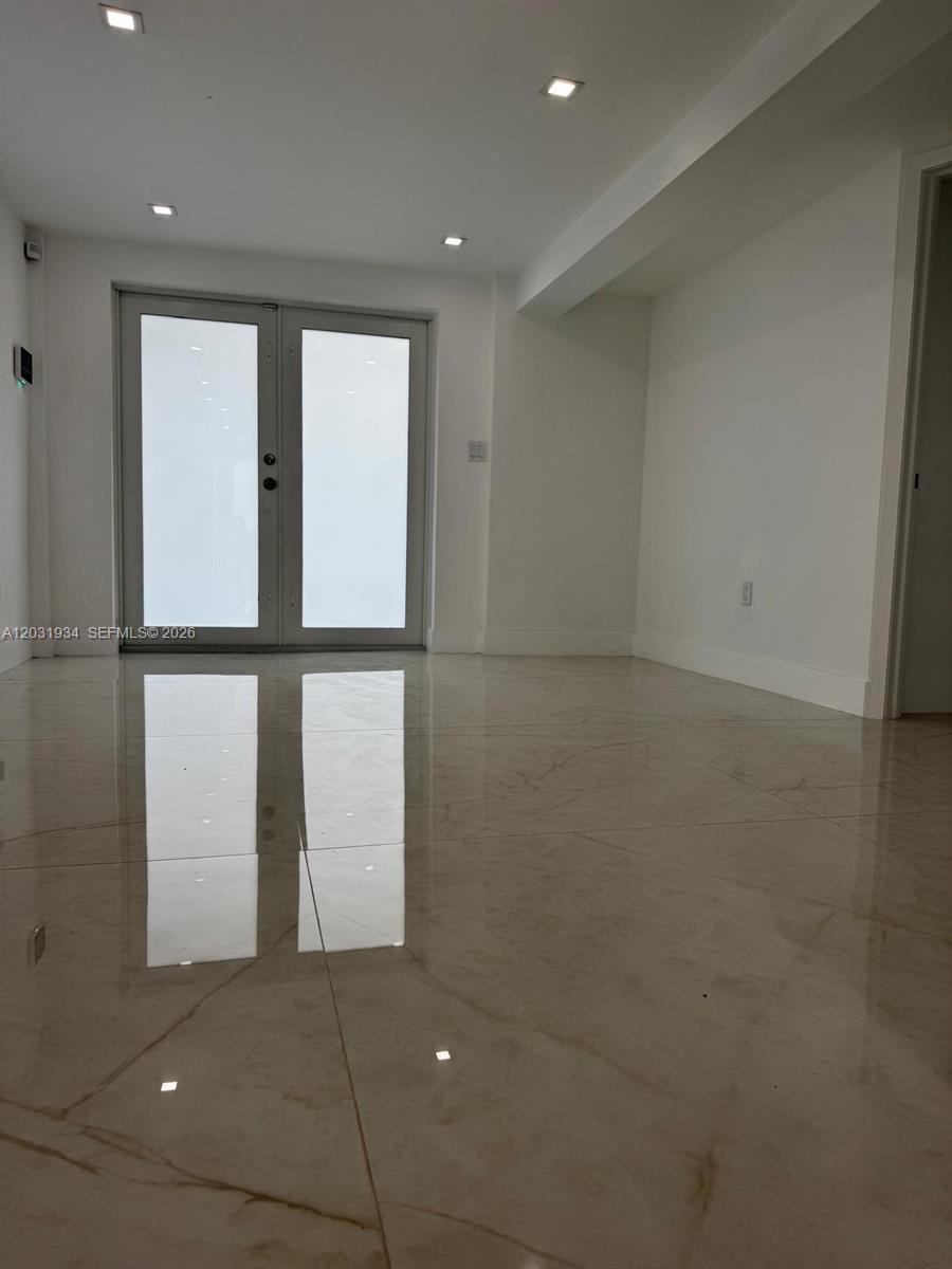 15615 NE 5th Ct # B, Miami FL 33162 photo 5